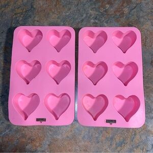 12 HEART SHAPED SILICONE MUFFIN MOLDS